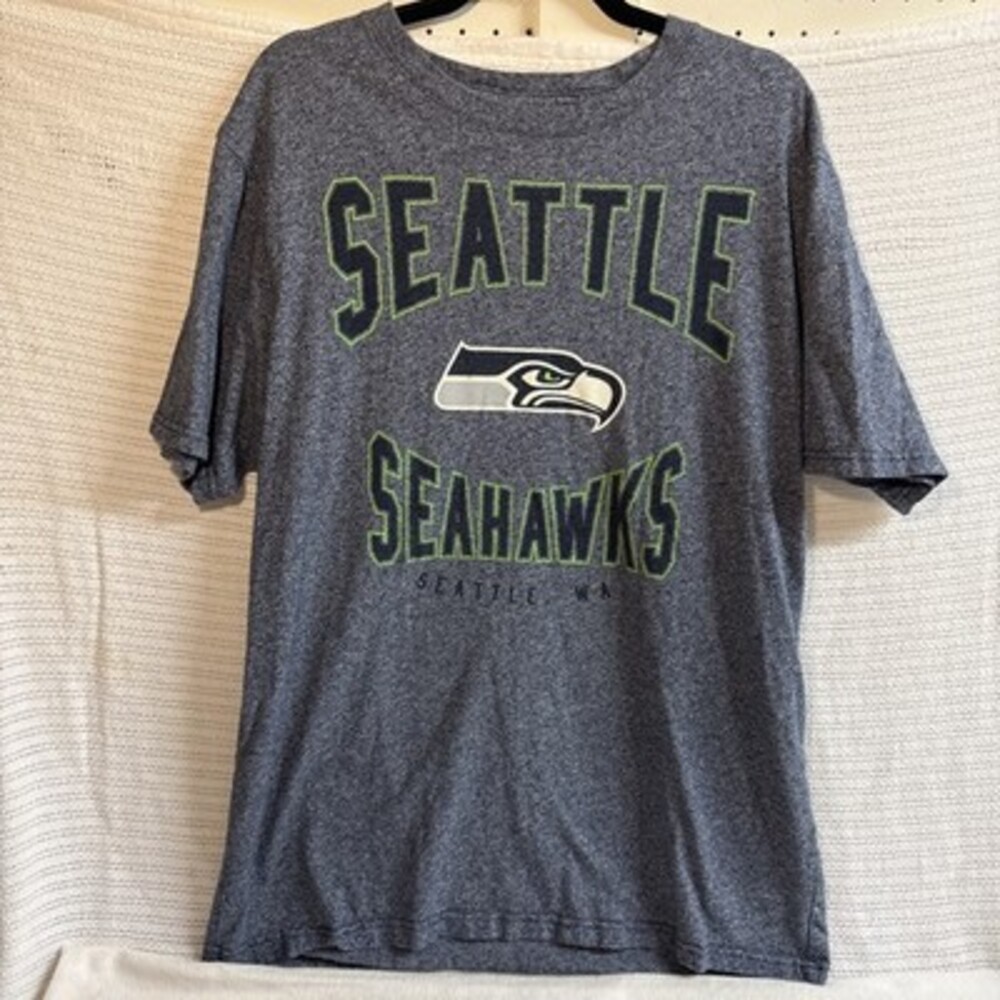 Seattle Seahawks NFL Brand T-Shirt Mens XL Gray  Graphic Logo 100% Cotton